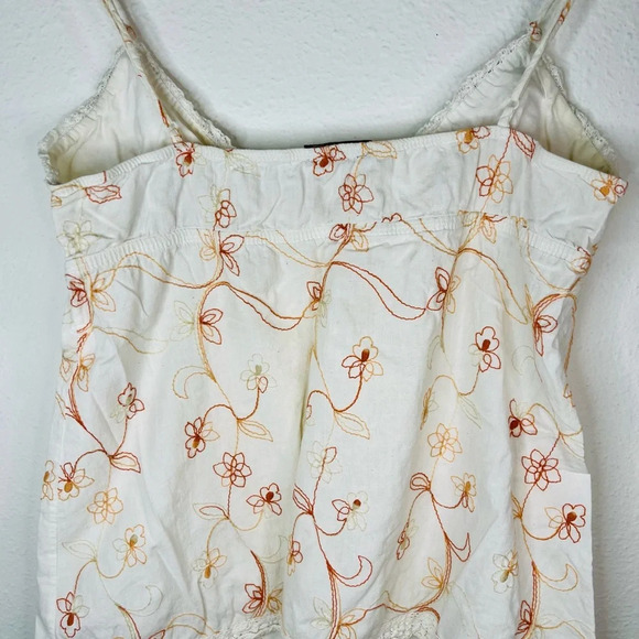 Forever Twenty One Tank with Embroidered Flowers Size Large - Picture 8 of 9